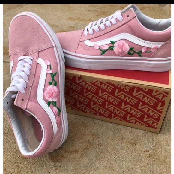 pink old skool vans with roses